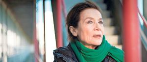 Einmal noch Hannelore Elsner als Kommissarin, wenngleich als pensionierte Ermittlerin. „Die Guten und die Bösen“ gehört zu den letzten Filmen, die die große Schauspielerin vor ihrem Tod am 21. April 2019 gedreht hatte. 