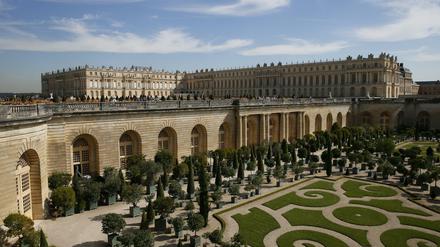 Symmetrien und Klänge. Schloss und Garten von Versailles vor den Tor von Paris. 