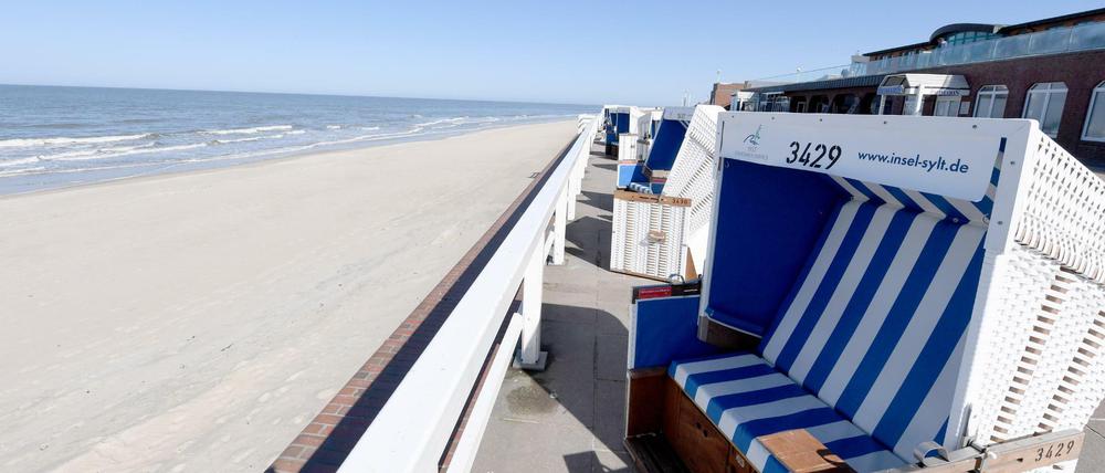 Noch ist nichts los auf Sylt, Aber das soll sich ab Mai ändern, so wünscht es sich zumindest die Tourismusindustrie.