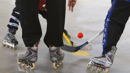 Hockey auf Inlinern in Berlin? Die Steglitz Red Devils machen es möglich.