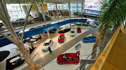 Ein Autohaus.