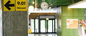 Leerer Campus - Lehre findet im Sommersemester erstmal digital statt.