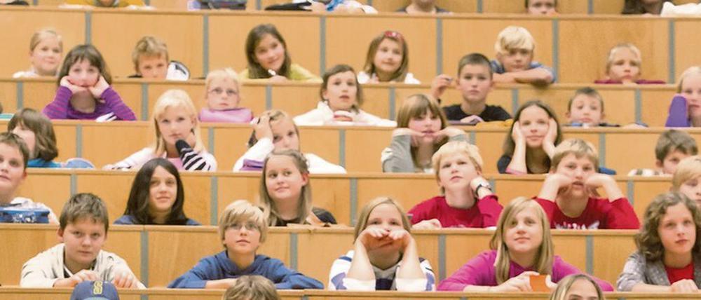 Spätestens in der 4. Klasse werden für die meisten Kinder die Weichen gestellt, ob die Kinderuni eines Tages an die echte Universität führt. 