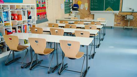 Viele Klassenräume dürften trotz Lockerungen leer bleiben, wenn nur wenige Jahrgänge die Schule wieder besuchen dürfen.