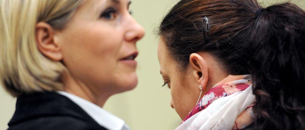 Die Hauptangeklagte im NSU-Prozess, Beate Zschäpe, und ihre Anwältin Anja Sturm