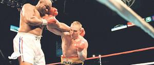 Kräftig ausgeteilt: Schulz (rechts) im Kampf gegen Foreman.