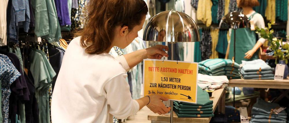 Shoppen auf kleinerer Fläche, Haare schneiden mit Maske – Berlins Landesregierung will über erste Schritte aus dem Lockdown entscheiden.