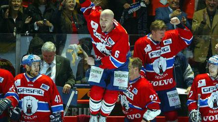 Meisterjubel. Vor 15 Jahren holten die Eisbären Berlin ihren ersten DEL-Titel.
