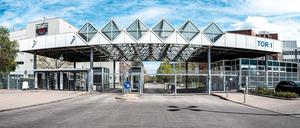 Noch auf Sparflamme bleibt das Mercedes-Werk in Sindelfingen, wo die S-Klasse produziert wird. 