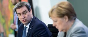 CSU-Chef Söder und Kanzlerin Merkel informieren zur Corona-Krise.