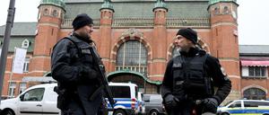 Der nach einer Bombendrohung evakuierte Hauptbahnhof in Lübeck