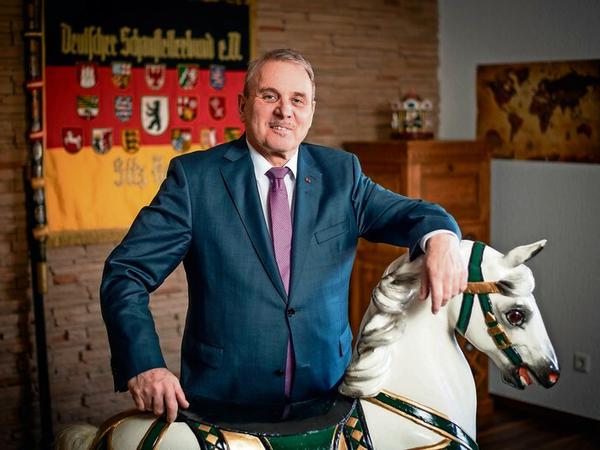 Saisonstar Albert Ritter, Präsident des Deutschen Schaustellerbundes und Schausteller in fünfter Generation, musste drei Mitarbeiter entlassen. Für sieben hat er Kurzarbeit beantragt.