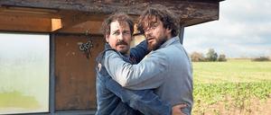 Zwei Männer, eine Bushaltestelle. Ronald Zehrfeld (r.) und Felix Kramer sind die Protagonisten der achtteiligen Comedyserie „Warten auf'n Bus“ (RBB, Mittwoch, 22 Uhr 30). Hannes und Ralle kennen sich seit Jahren, genauso wie die beiden Berliner Schauspieler. Es geht um Freundschaft, das Leben, auch um nichts. Das Herzstück sind die Dialoge. 