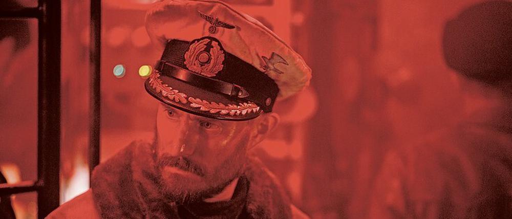 Von den eigenen Kameraden verfolgt. U-Boot-Kommandant Johannes von Reinhartz (Clemens Schick) soll mit seiner U-822 drei Saboteure an der US-Ostküste absetzen. Weil seine Loyalität infrage gestellt wird, schickt ihm die Admiralität U-612 hinterher.