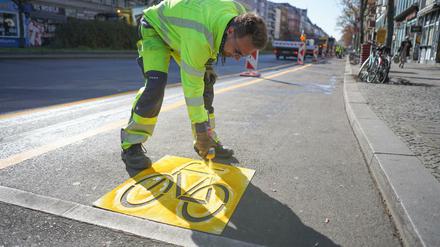 Corona als günstige Gelegenheit: Berlin zählt weniger Radfahrer, baut aber mehr Radstreifen.