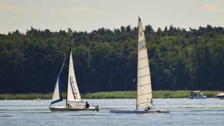 Erlaubt: Wassersport - also auch das Segeln.