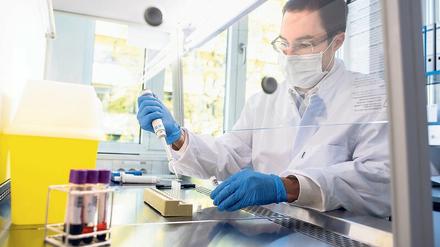 Covid-19-Forschung steht unter Hochdruck. Doch trotz gebotener Eile sollten die Standards des wissenschaftlichen Erkenntnisprozesses weiter gelten. 