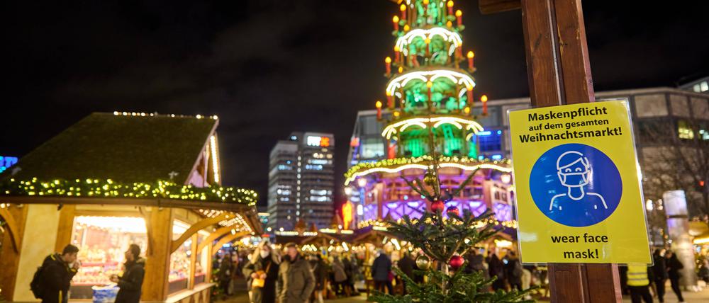 Ab Mittwoch dürfen nur noch Geimpfte und Genesene mit Maske auf die Weihnachtsmärkt in Berlin. Kein Zutritt für Ungeimpfte.