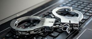 Kriminelle greifen in Berlin durch Betrügereien Corona-Soforthilfen ab. 
