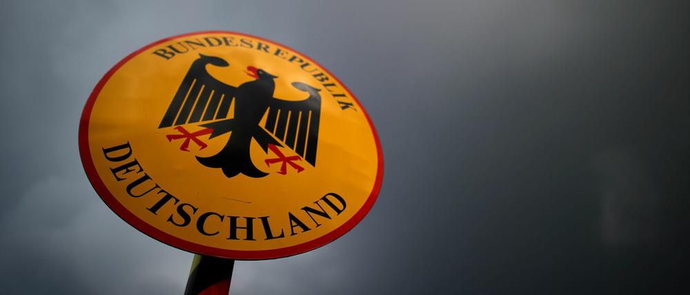 Dunkle Wolken über der Republik.