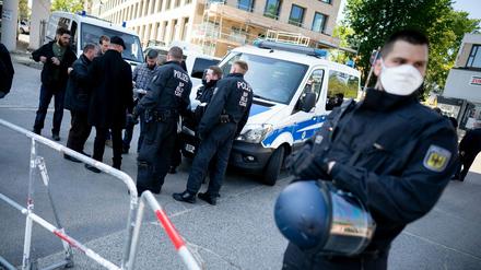 Wegen einer Beerdigung im Clan-Milieu kam es zu einem großen Polizeieinsatz in dem Bezirk Tempelhof-Schöneberg.