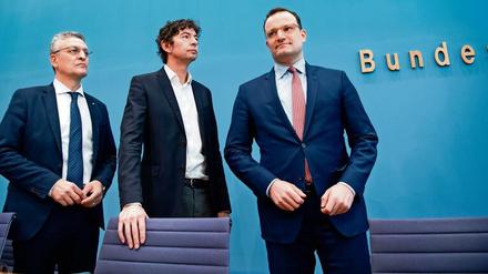Gesundheitsminister Jens Spahn mit Charité-Virologe Christian Drosten und RKI-Chef Lothar Wieler (von rechts). Ohne Expertise wäre Politik verloren, sagt Caspar Hirschi.