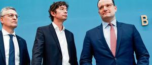 Gesundheitsminister Jens Spahn mit Charité-Virologe Christian Drosten und RKI-Chef Lothar Wieler (von rechts). Ohne Expertise wäre Politik verloren, sagt Caspar Hirschi.