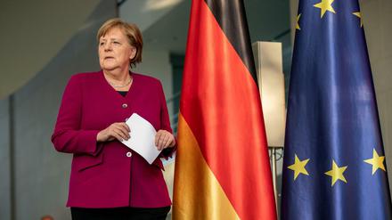 Bundeskanzlerin Angela Merkel (CDU), nimmt an einer Pressekonferenz nach der Videokonferenz des Europäischen Rats teil.