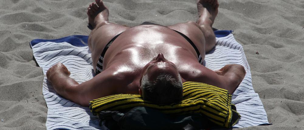 Sonnenbaden an der deutschen Ostseeküste