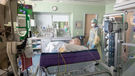 Nah am Corona-Patienten. Und keiner weiß, wie viele Ärzte bereits selber infiziert sind.