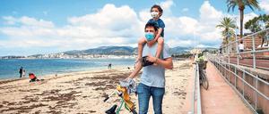Sommerurlaub auf der Kippe. Wann auf Mallorca der Betrieb wieder hochgefahren werden kann, dürfte laut Reiseveranstalter TUI vor allem auch von der Umsetzung neuer Hygiene-, Abstands- und Catering-Konzepte in den Hotels abhängen. 