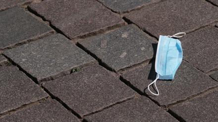 Den größten Bedarf gibt es an so genannten OP-Masken, ein Einwegartikel, der nur ein paar Cent kostet.