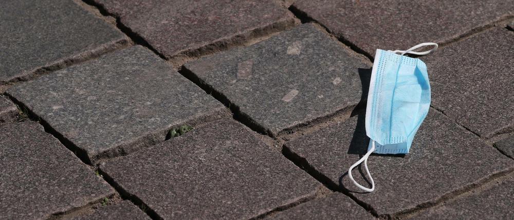 Den größten Bedarf gibt es an so genannten OP-Masken, ein Einwegartikel, der nur ein paar Cent kostet.