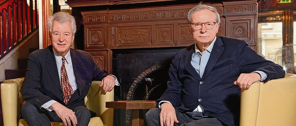 Christoph Sattler (l.) vom Architektenbüro „Hilmer & Sattler und Albrecht“ und Franco Stella von der „Franco Stella Humboldt-Forum Projektgemeinschaft“ im Foyer des Hotels Savoy in Berlin.