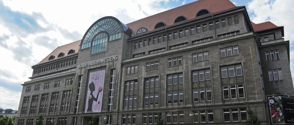Das Kaufhauses des Westens (KaDeWe) in der Tauentzienstraße in Berlin-Schöneberg.