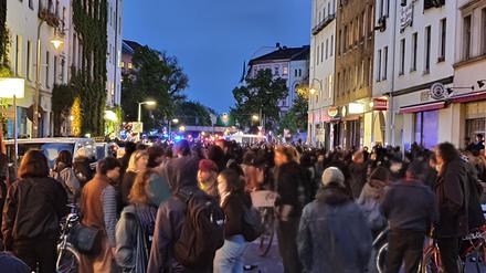 Um 21 Uhr gibt es in der Mariannenstraße kein Abstandsgebot mehr.