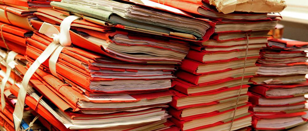 Stapelware. Es bleibt vorerst bei den Aktenbergen auf den Schreibtischen der Berliner Gerichte
