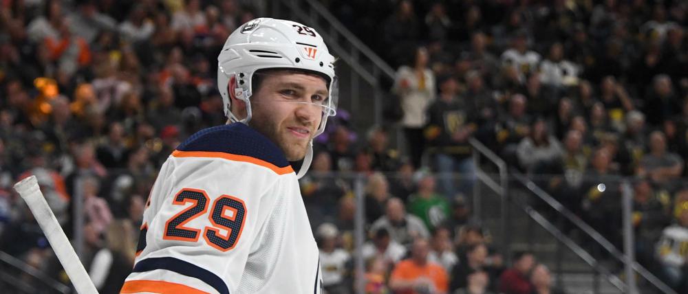 Warten auf den Wiederbeginn. Leon Draisaitl, aktuell Topscorer der NHL.