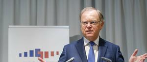 Stellte am Montag den Fünf-Stufen-Plan vor: Niedersachsens Ministerpräsident Stephan Weil (SPD). 