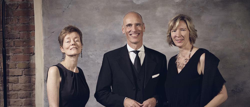 Bild aus besseren Tagen: Chefredakteurin Patricia Bröhm (Gault&Millau), Jürgen Brandt (GF ZS Verlag), Chefredakteurin Britta Wiegelmann (Gault&Millau-Weinguide) bei der Gala 2019 in Berlin