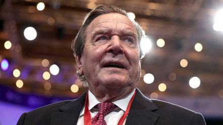 Altkanzler Gerhard Schröder bei einer Veranstaltung in Moskau. MOSCOW, RUSSIA - OCTOBER 2, 2019: Nord Stream 2 Board Chairman, former German Chancellor Gerhard Schroeder ahead of the plenary session titled Energy Partnership for Sustainable Growth as part of the Russian Energy Week 2019 international forum at the Manege Central Exhibition Hall. /TASS PUBLICATIONxINxGERxAUTxONLY TS0BD355