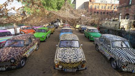 Ein Autokino ist in Berlin gerade noch nicht möglich, aber vielleicht bald. Die Trabis stehen schon mal da.