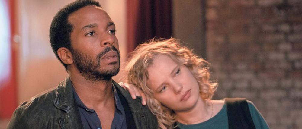 Das Mosaik „The Eddy“.  Es ist die Chemie, die zwischen Menschen (hier André Holland und Joanna Kulig) entsteht, wenn sie eine musikalische Vision verfolgen. 