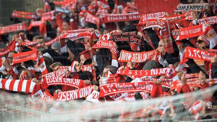 Unions Fans dürfen gegen bayern nicht dabei sein.