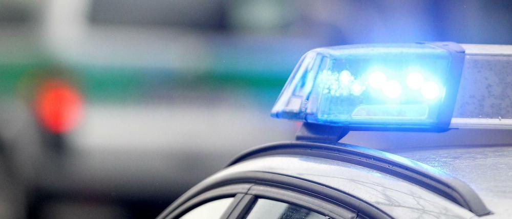 Symbolbild: Blaulichter von Polizeifahrzeugen, aufgenommen am 19.02.2014 in München (Bayern).