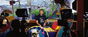Vor unsichtbarem Publikum. DJ Sis im leeren Klunkerkranich in Berlin-Neukölln.