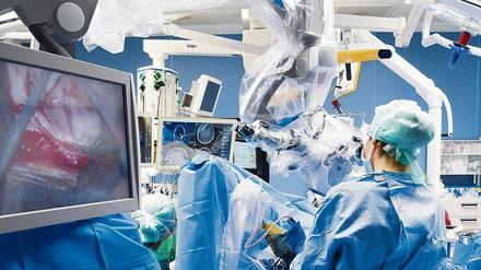 In der Krise wurden Therapien und Operationen verschoben. Um sie nachzuholen, wird Personal gebraucht.