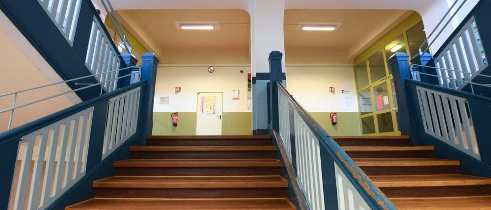 Wer kommt wann wie zurück? Berlin versucht schrittweise die Schulen zu öffnen. Dabei kam es nun zu Verwirrungen.