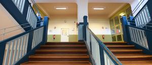 Wer kommt wann wie zurück? Berlin versucht schrittweise die Schulen zu öffnen. Dabei kam es nun zu Verwirrungen.