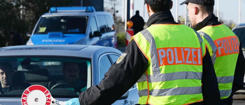 Kelle raus bei Kehl. Nicht nur im deutsch-französischen Grenzgebiet gibt es derzeit Kontrollen.